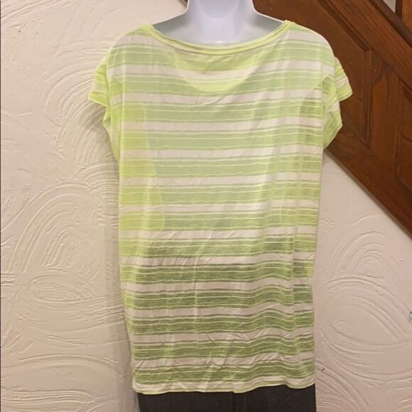 NWOT Calvin Klein T-shirt - Picture 2 of 4